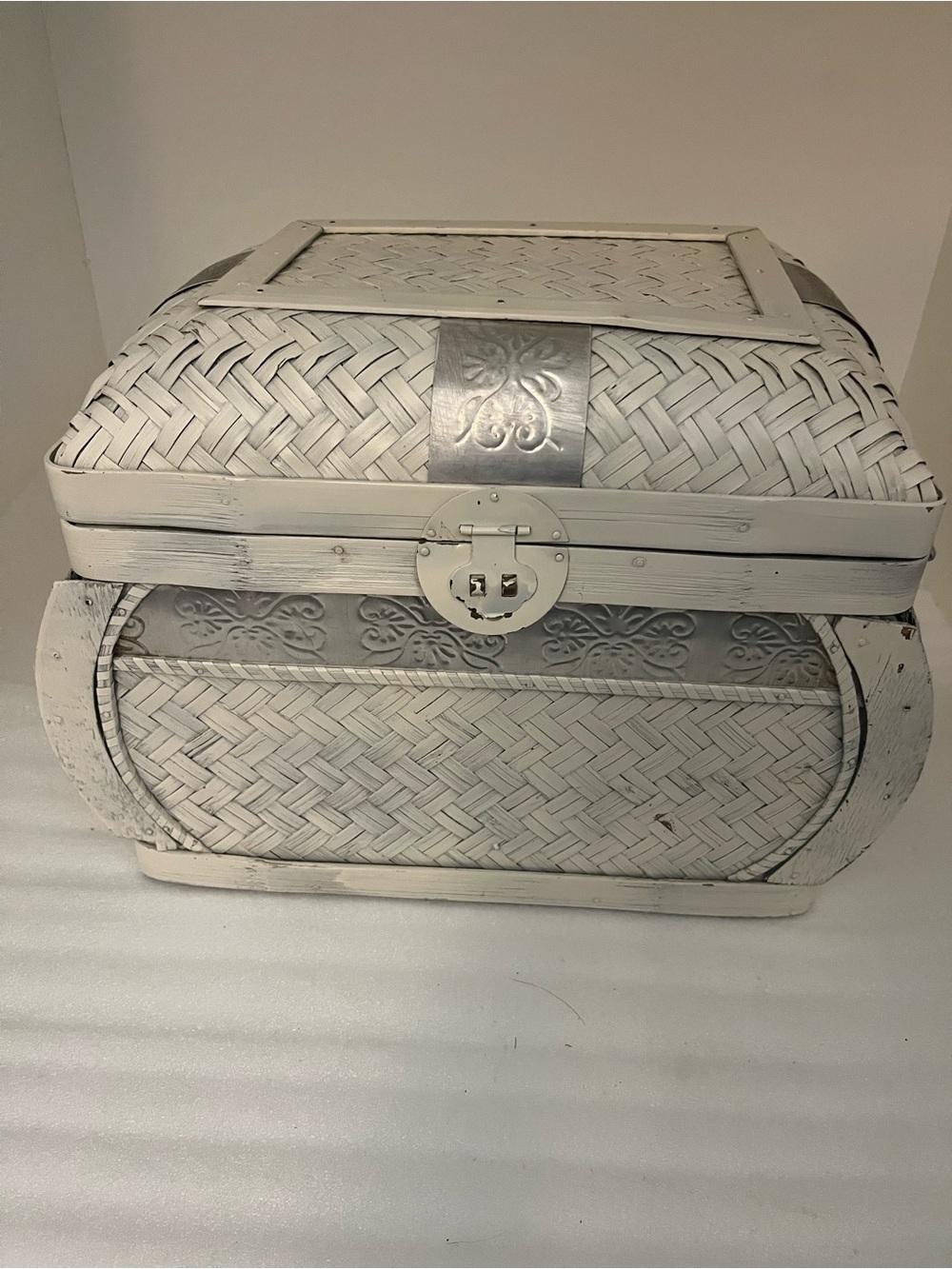 White Woven Wicker & Metal Trunk Chest, Rectangular Hinged Lid w/Handle